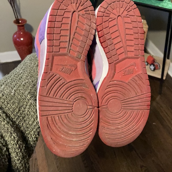 6M plum Dunks - Picture 4 of 6